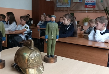 Кадеты Вельяминовской школы Карачевского района познакомились с историей пожарной охраны Брянской области